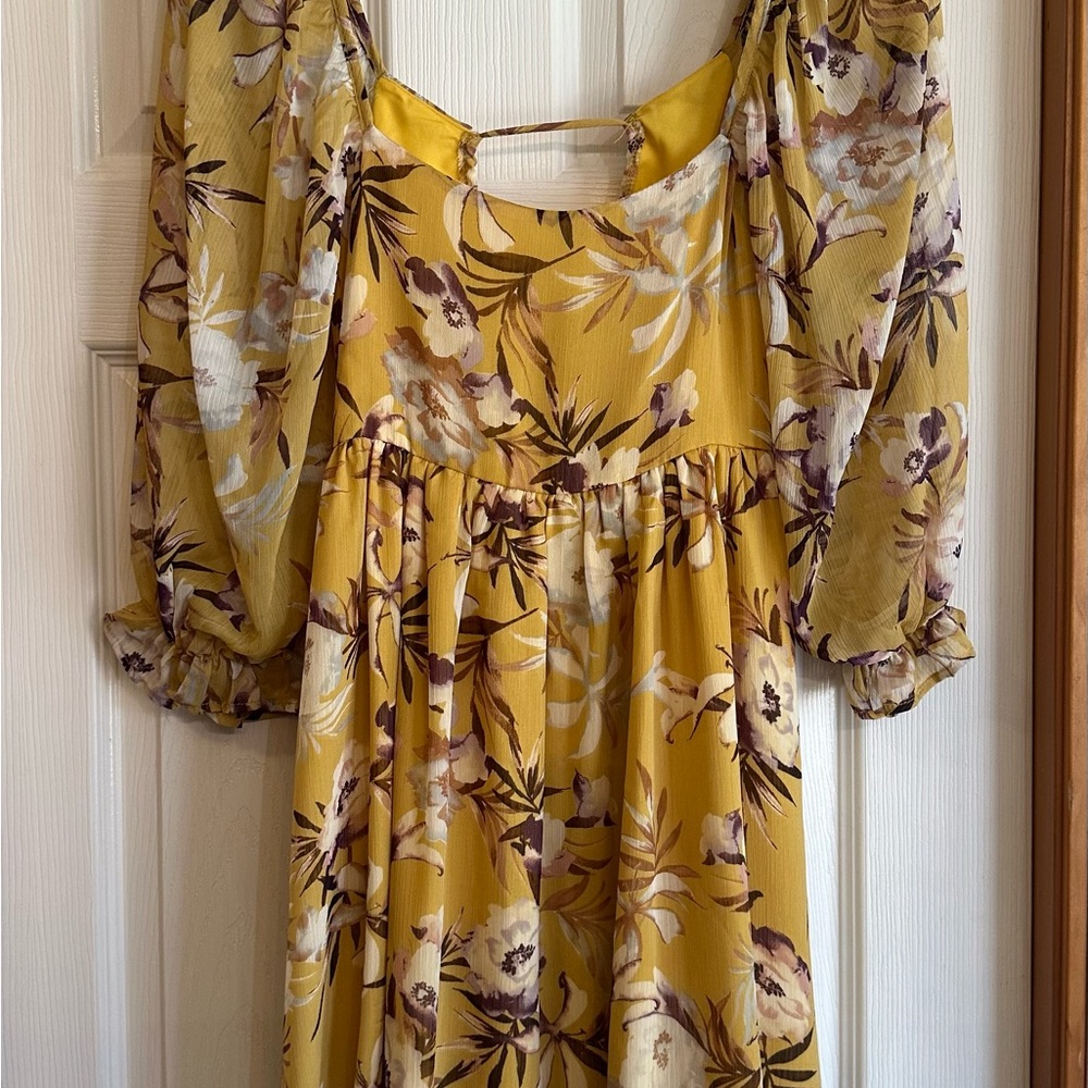 NWT Women’s Short Yellow Floral Tie Back Dress Size Small